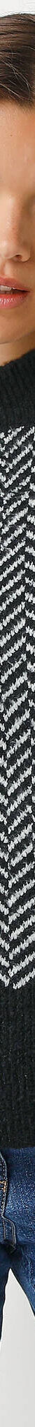 Pull loose col montant, bicolore (noir / écru) Pull loose col montant, bicolore (noir / écru)